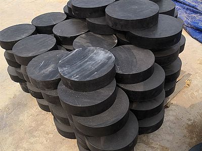 海拉尔区板式橡胶支座由若干层橡胶片与薄钢板经加压硫化
